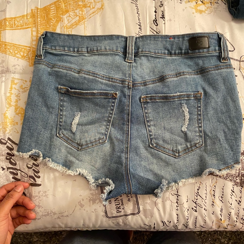 Distressed shorts super cute and has stretch to it